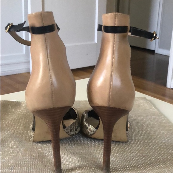 Guess Pumps - Picture 3 of 3